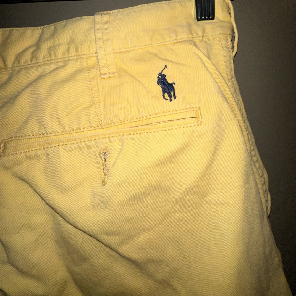 Polo Ralph Lauren relaxed fit yellow shorts - Picture 2 of 6